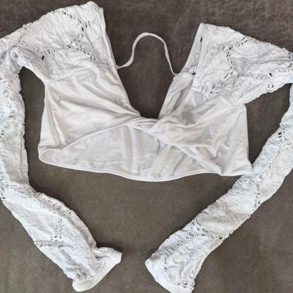 Free People Movement Say The Word Shrug White XS/S Pointelle Lace Thumbhole Crop